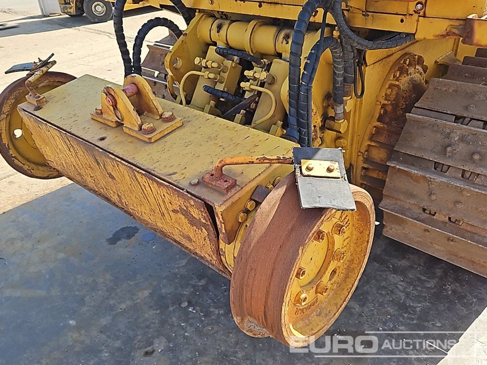 Bulldozer CAT D4G: photos 29 Bulldozer CAT D4G: photos 29