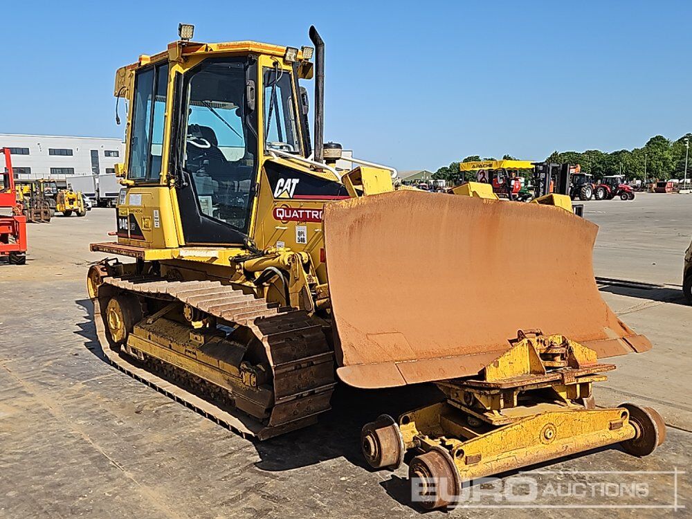 Bulldozer CAT D4G: photos 7 Bulldozer CAT D4G: photos 7