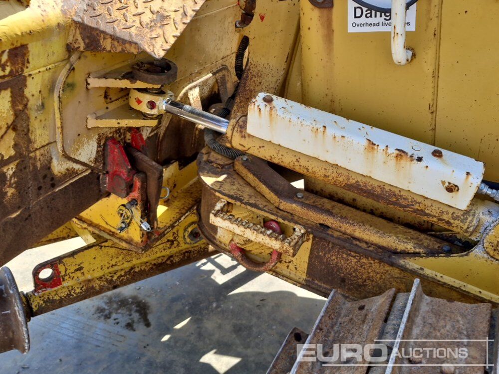 Bulldozer CAT D4G: photos 21