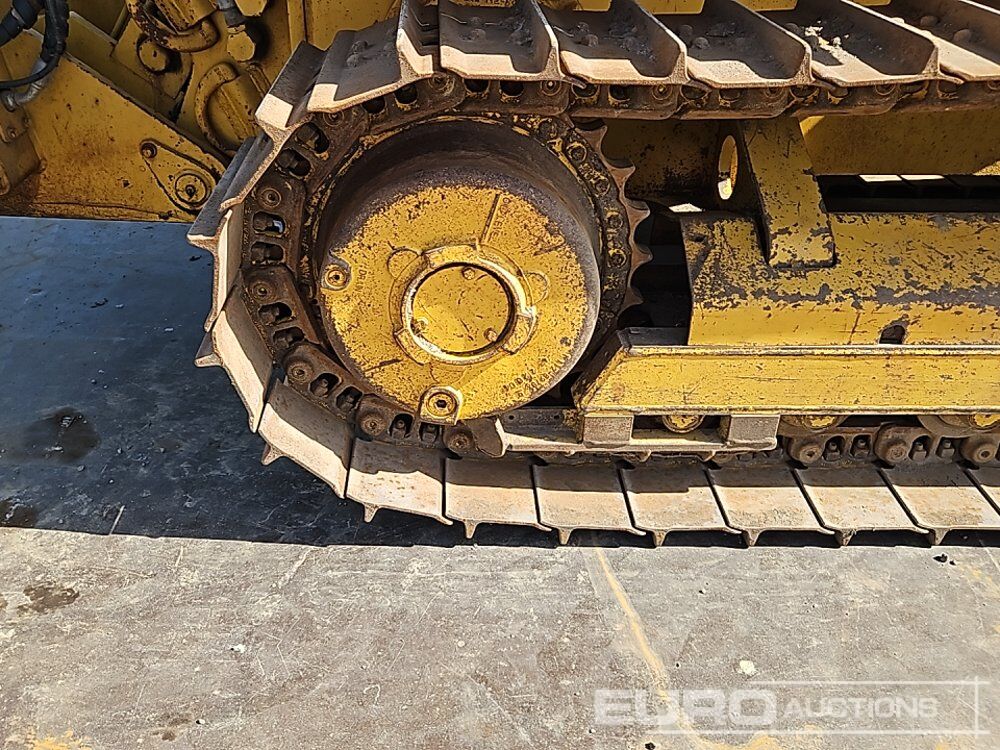 Bulldozer CAT D4G: photos 12 Bulldozer CAT D4G: photos 12