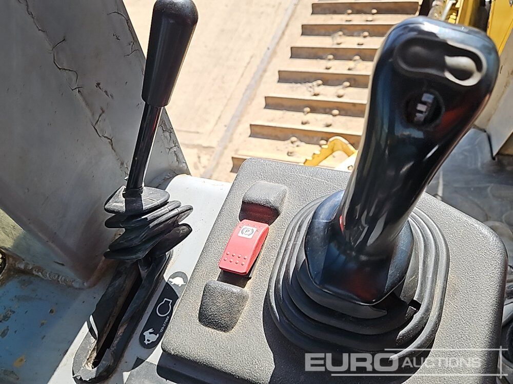 Bulldozer CAT D4G: photos 38 Bulldozer CAT D4G: photos 38