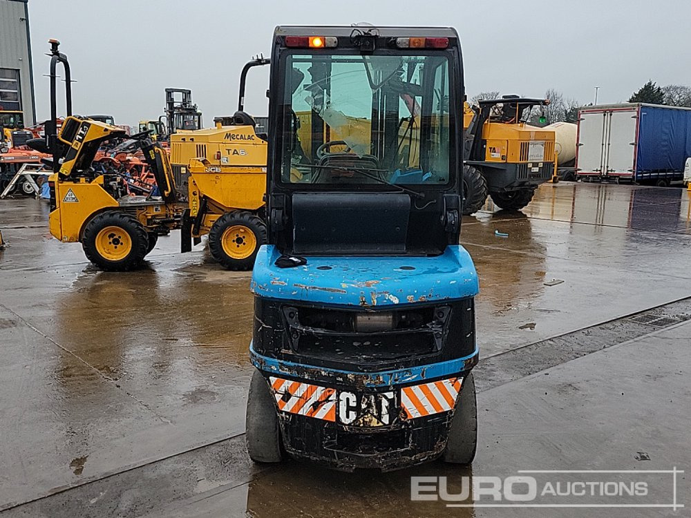 CAT DP30N - Chariot élévateur diesel: photos 4 CAT DP30N - Chariot élévateur diesel: photos 4