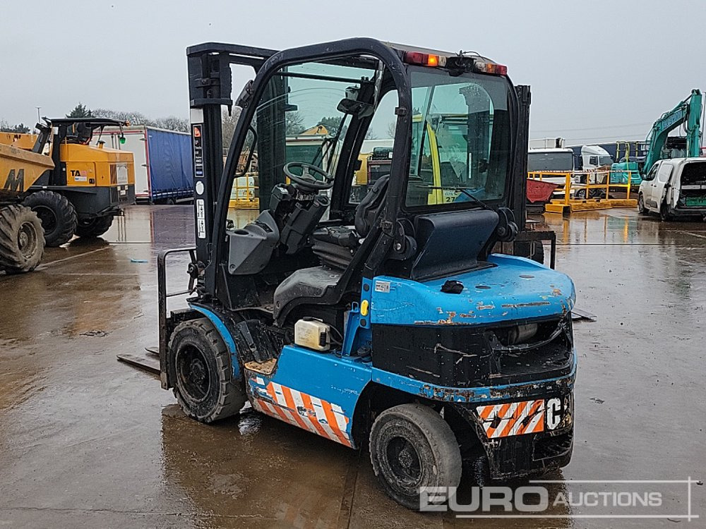 CAT DP30N - Chariot élévateur diesel: photos 3 CAT DP30N - Chariot élévateur diesel: photos 3