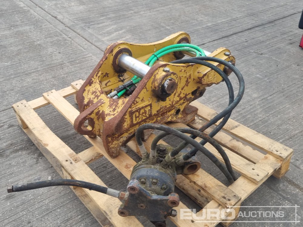 CAT Hydraulic QH 65mm Pin to suit 13 Ton Excavator, Hydraulic Rotating Motor to suit Crane - Attache rapide: photos 1 CAT Hydraulic QH 65mm Pin to suit 13 Ton Excavator, Hydraulic Rotating Motor to suit Crane - Attache rapide: photos 1