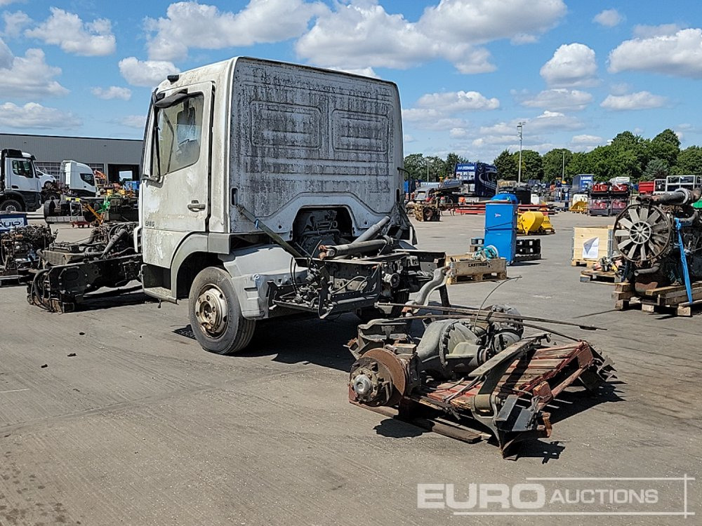 Chassis Cab Cut Off, Pallet of Spare Parts - Cabine pour Camion: photos 3 Chassis Cab Cut Off, Pallet of Spare Parts - Cabine pour Camion: photos 3