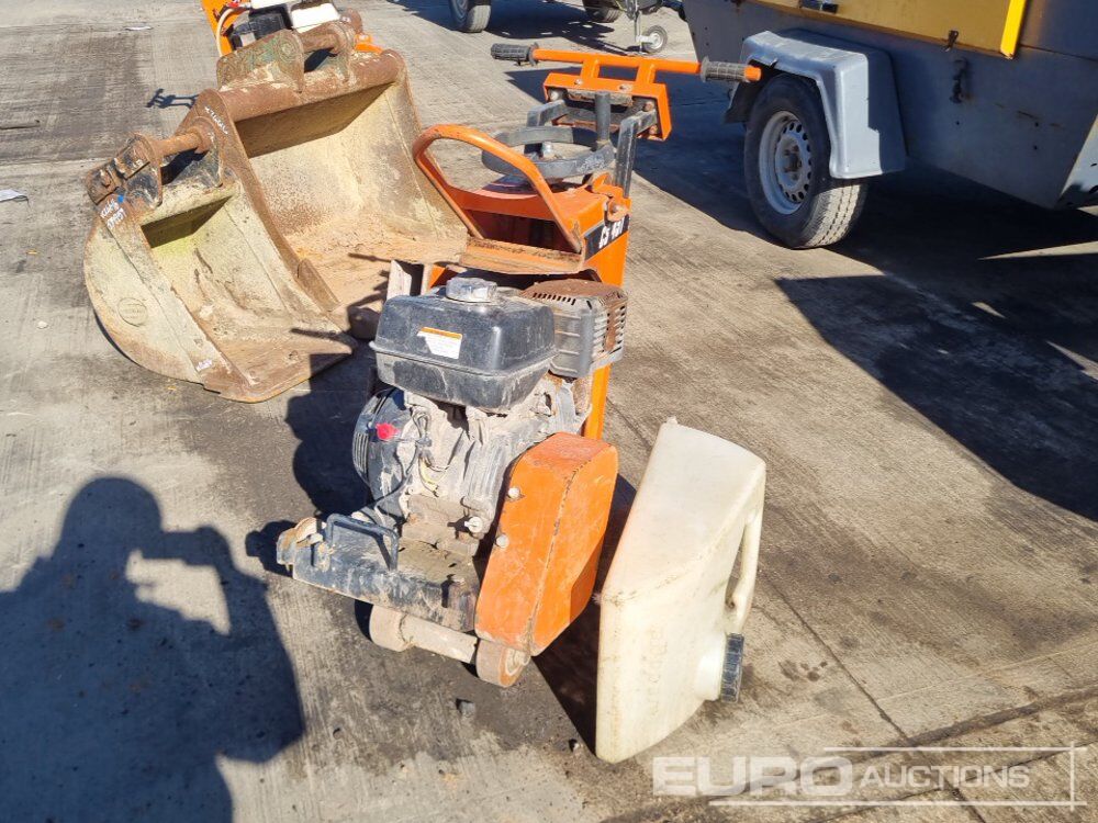 Clipper CS 451 - Travaux routiers: photos 1 Clipper CS 451 - Travaux routiers: photos 1