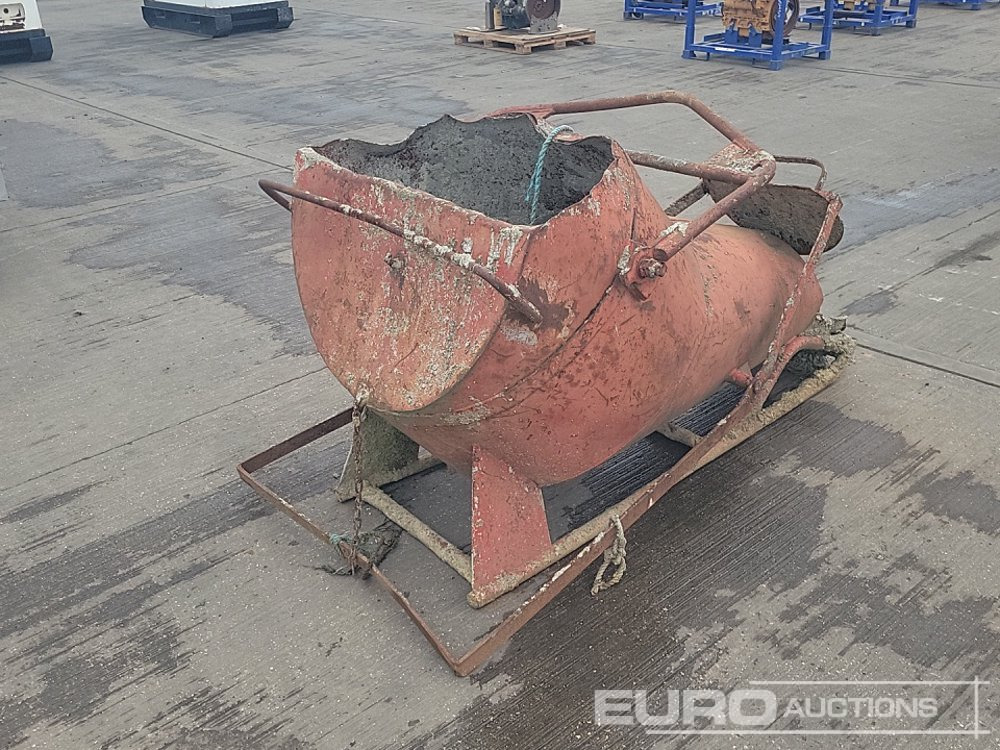 Concrete Skip to suit Crane - Benne basculante: photos 1 Concrete Skip to suit Crane - Benne basculante: photos 1