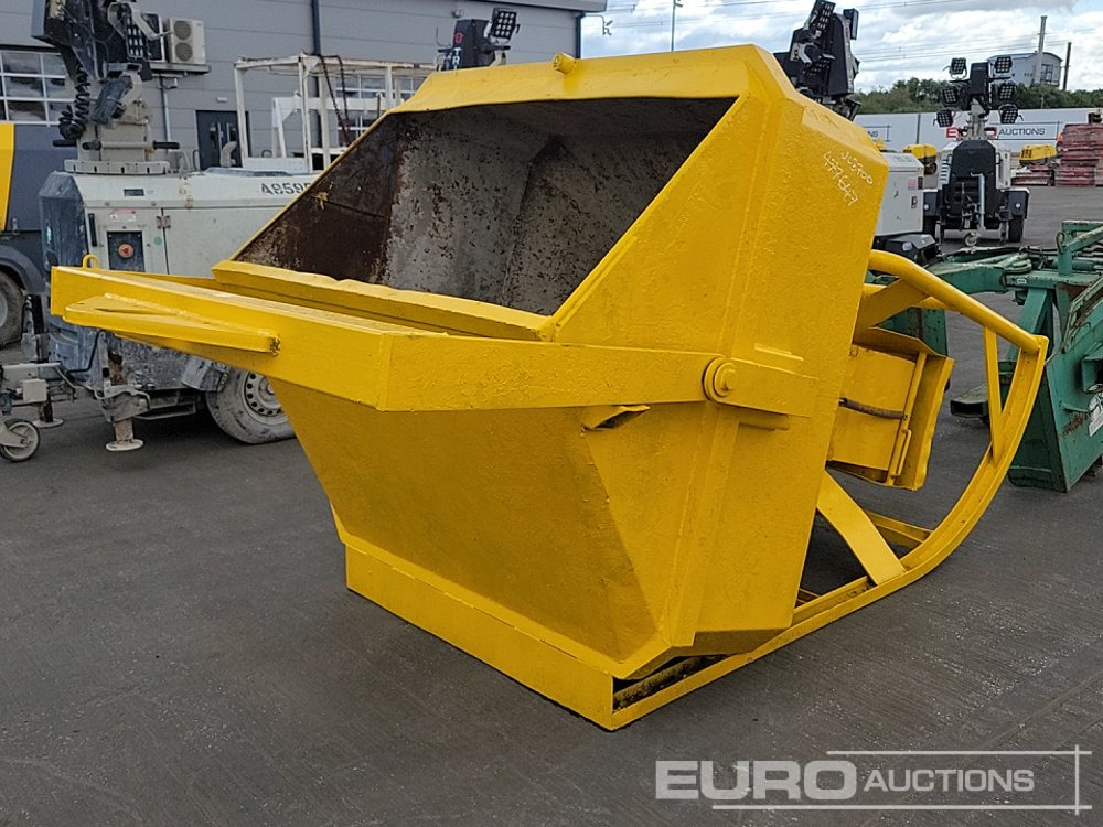 Conquip Concrete Pouring Skip to suit Crane - Benne basculante: photos 1 Conquip Concrete Pouring Skip to suit Crane - Benne basculante: photos 1
