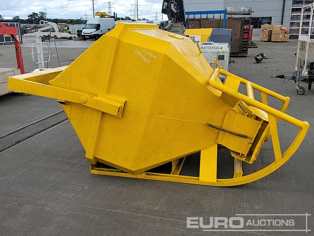 Conquip Concrete Pouring Skip to suit Crane - Benne basculante: photos 2 Conquip Concrete Pouring Skip to suit Crane - Benne basculante: photos 2