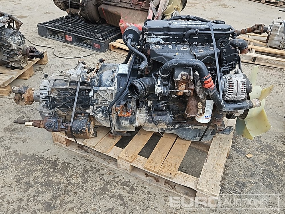 Cummins 4 Cylinder Engine, Gearbox, Pump - Moteur: photos 2 Cummins 4 Cylinder Engine, Gearbox, Pump - Moteur: photos 2