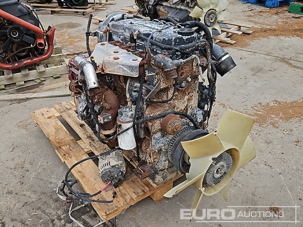 Cummins 4 Cylinder Engine, Gearbox - Moteur: photos 3 Cummins 4 Cylinder Engine, Gearbox - Moteur: photos 3