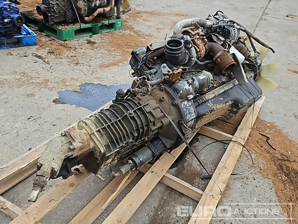 Cummins 6 Cylinder Engine, Gearbox - Moteur: photos 1 Cummins 6 Cylinder Engine, Gearbox - Moteur: photos 1