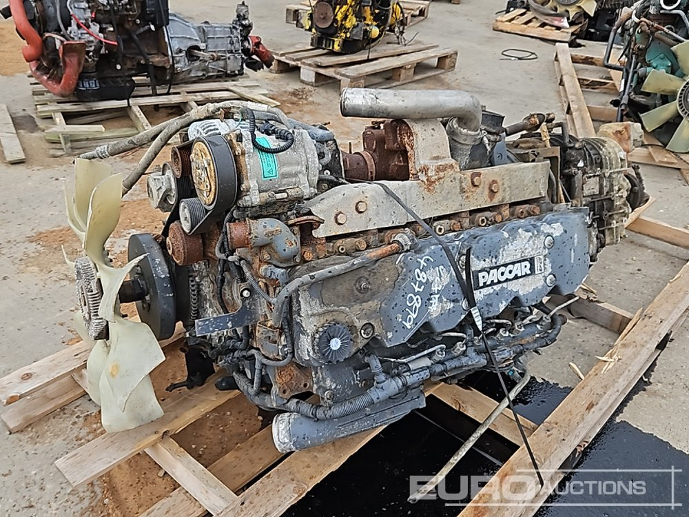 Cummins 6 Cylinder Engine, Gearbox - Moteur: photos 5 Cummins 6 Cylinder Engine, Gearbox - Moteur: photos 5