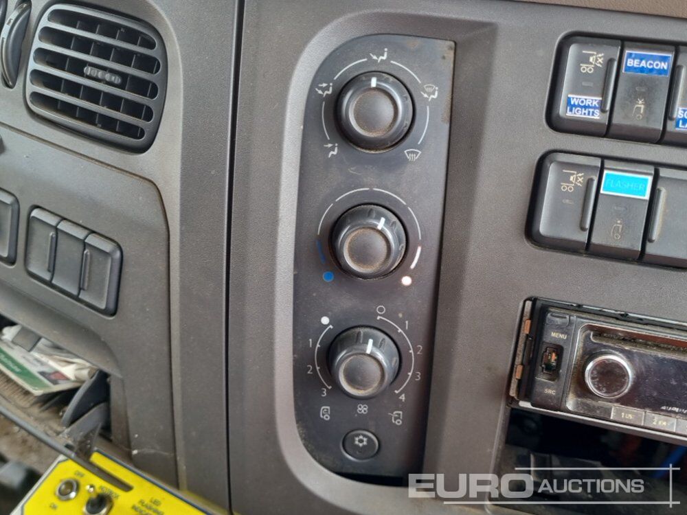 Répandeuse DAF LF180: photos 40