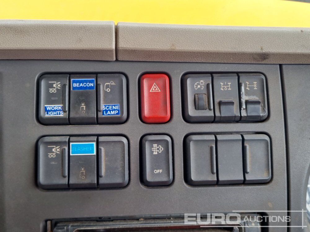 Répandeuse DAF LF180: photos 38