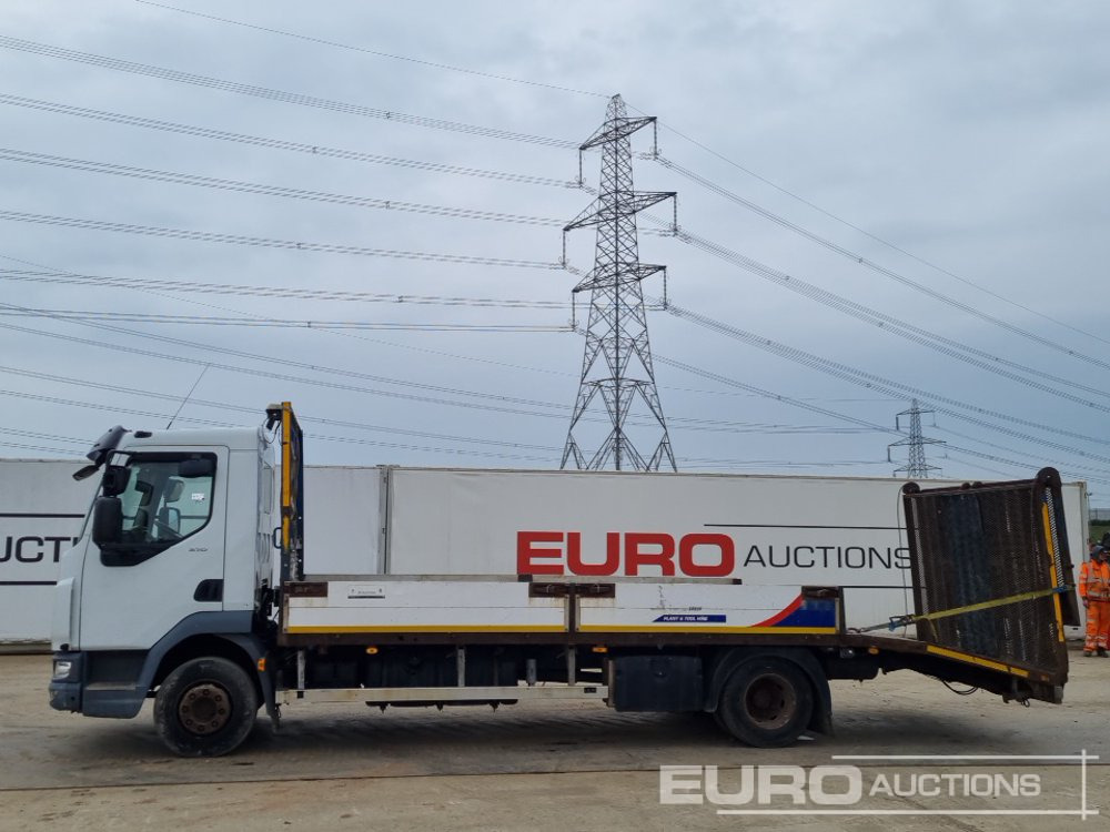 DAF LF210 - Camion plateau: photos 2 DAF LF210 - Camion plateau: photos 2