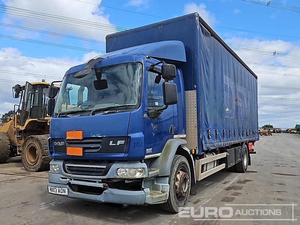 DAF LF55.250 - Camion à rideaux coulissants: photos 1 DAF LF55.250 - Camion à rideaux coulissants: photos 1
