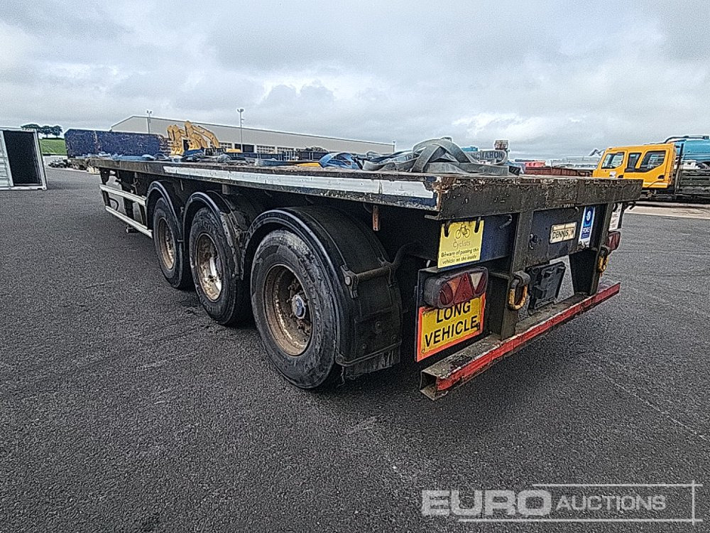 Dennison 40' Tri Axle Flat Trailer, Goal Post Sockets - Semi-remorque plateau: photos 2 Dennison 40' Tri Axle Flat Trailer, Goal Post Sockets - Semi-remorque plateau: photos 2