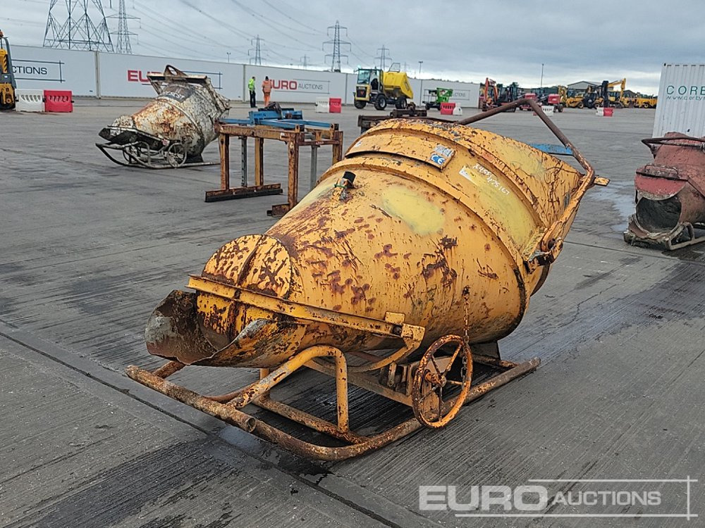 Eichinger Concrete Skip to suit Crane - Benne basculante: photos 1 Eichinger Concrete Skip to suit Crane - Benne basculante: photos 1