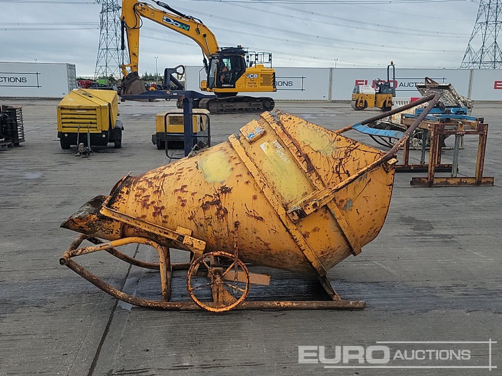 Eichinger Concrete Skip to suit Crane - Benne basculante: photos 2 Eichinger Concrete Skip to suit Crane - Benne basculante: photos 2