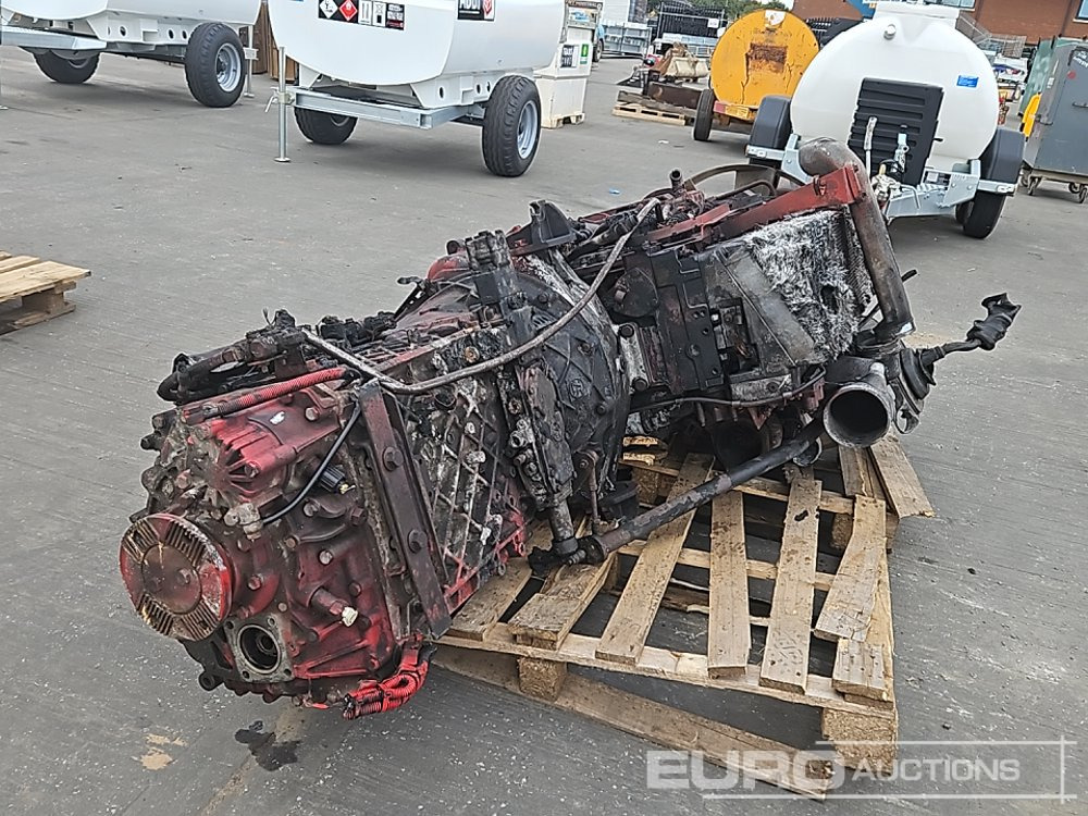 Foden 6 Cylinder Engine, Gearbox - Moteur: photos 1 Foden 6 Cylinder Engine, Gearbox - Moteur: photos 1