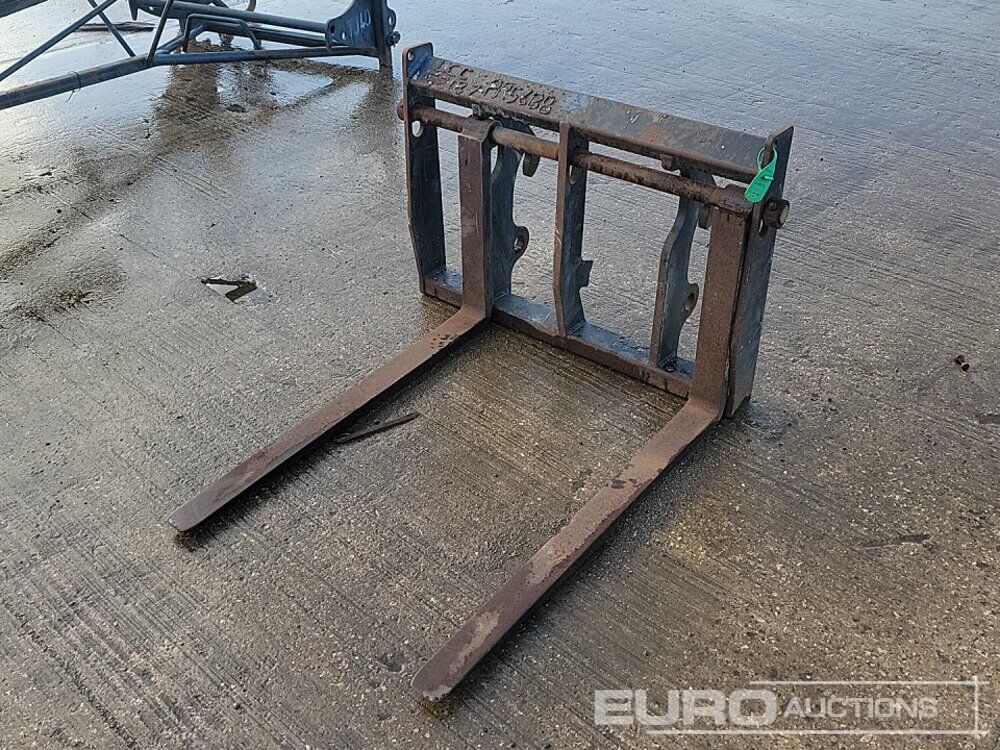 Fork Frame & Forks to suit Telehandler - Équipement de garage: photos 1 Fork Frame & Forks to suit Telehandler - Équipement de garage: photos 1