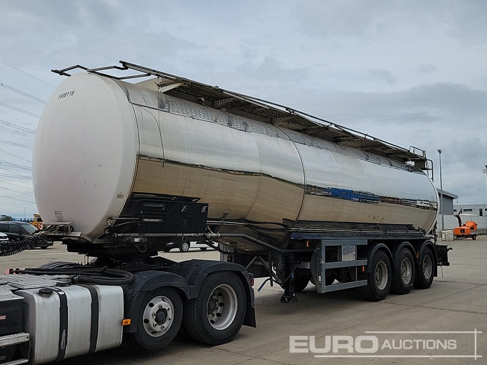 Fruehauf Tri Axle Tanker Trailer - Semi-remorque citerne: photos 1 Fruehauf Tri Axle Tanker Trailer - Semi-remorque citerne: photos 1