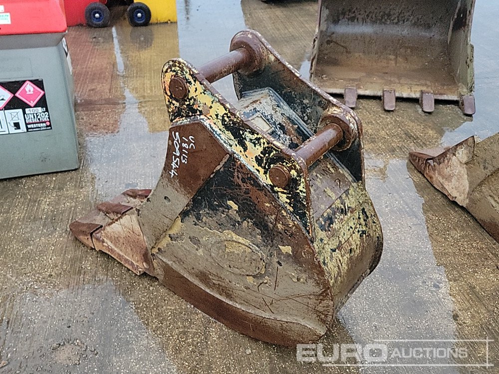 Geith 18" Digging Bucket 65mm Pin to suit 13 Ton Excavator - Godet: photos 3 Geith 18" Digging Bucket 65mm Pin to suit 13 Ton Excavator - Godet: photos 3