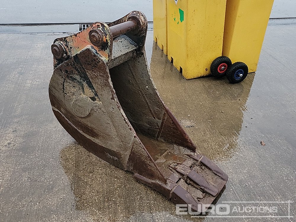 Godet Geith 18" Digging Bucket 65mm Pin to suit 13 Ton Excavator: photos 7