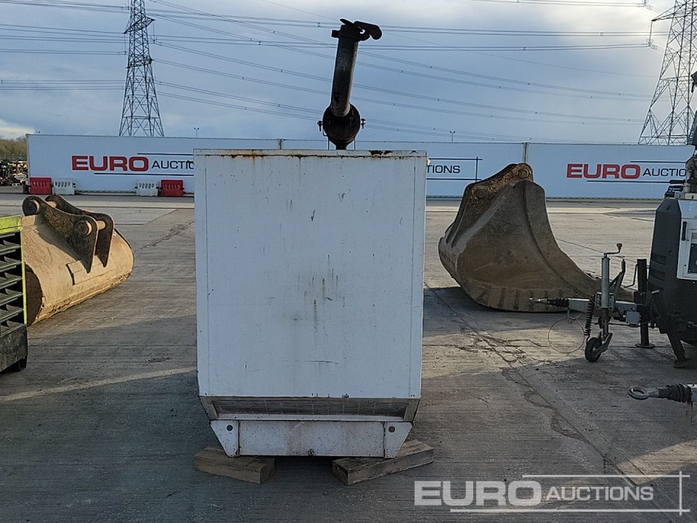 Generator, 4 Cylinder Engine - Groupe électrogène: photos 2 Generator, 4 Cylinder Engine - Groupe électrogène: photos 2