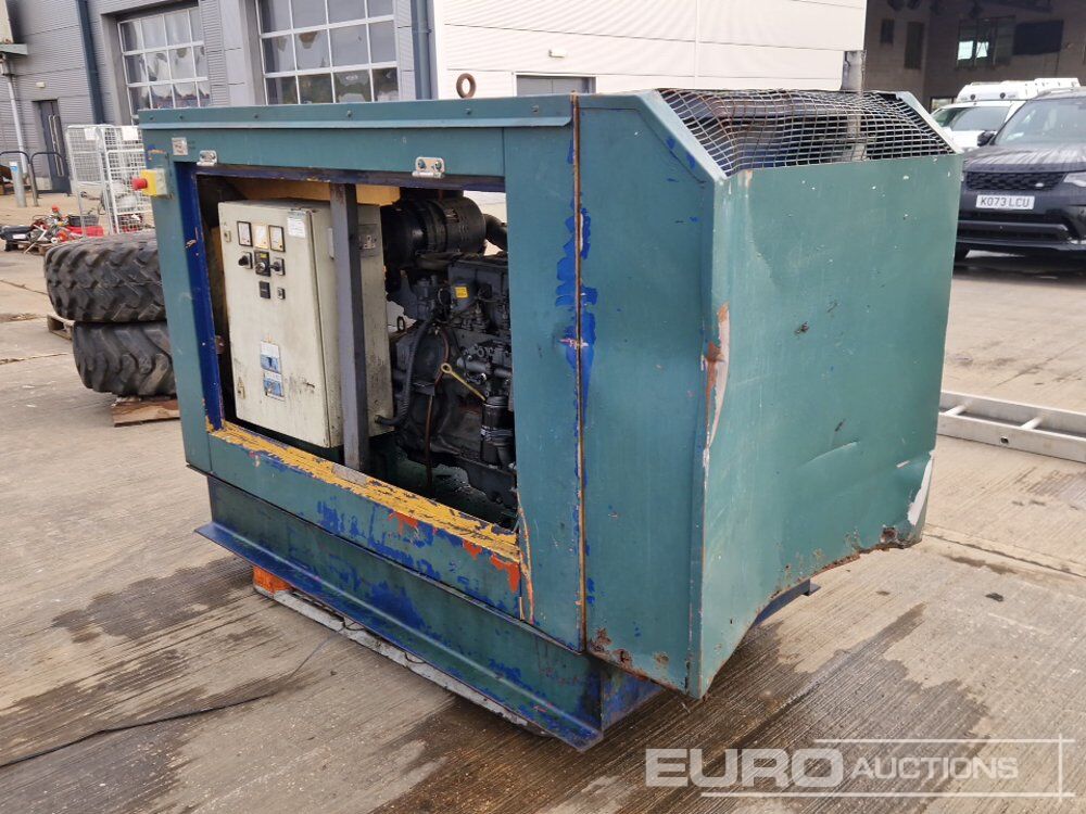 Generator, 4 Cylinder Engine - Groupe électrogène: photos 3 Generator, 4 Cylinder Engine - Groupe électrogène: photos 3