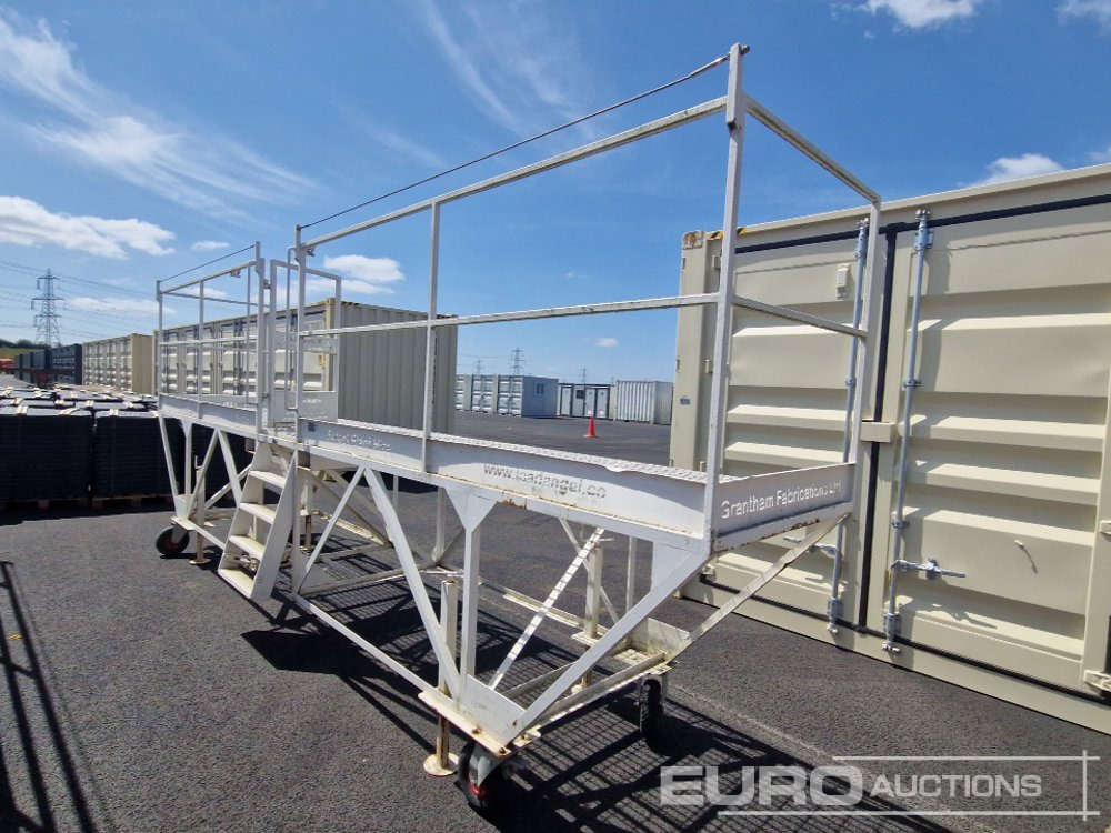 Grantham Fabrications 20' Wheeled 5 Step Access Platform - Matériel de chantier: photos 2 Grantham Fabrications 20' Wheeled 5 Step Access Platform - Matériel de chantier: photos 2
