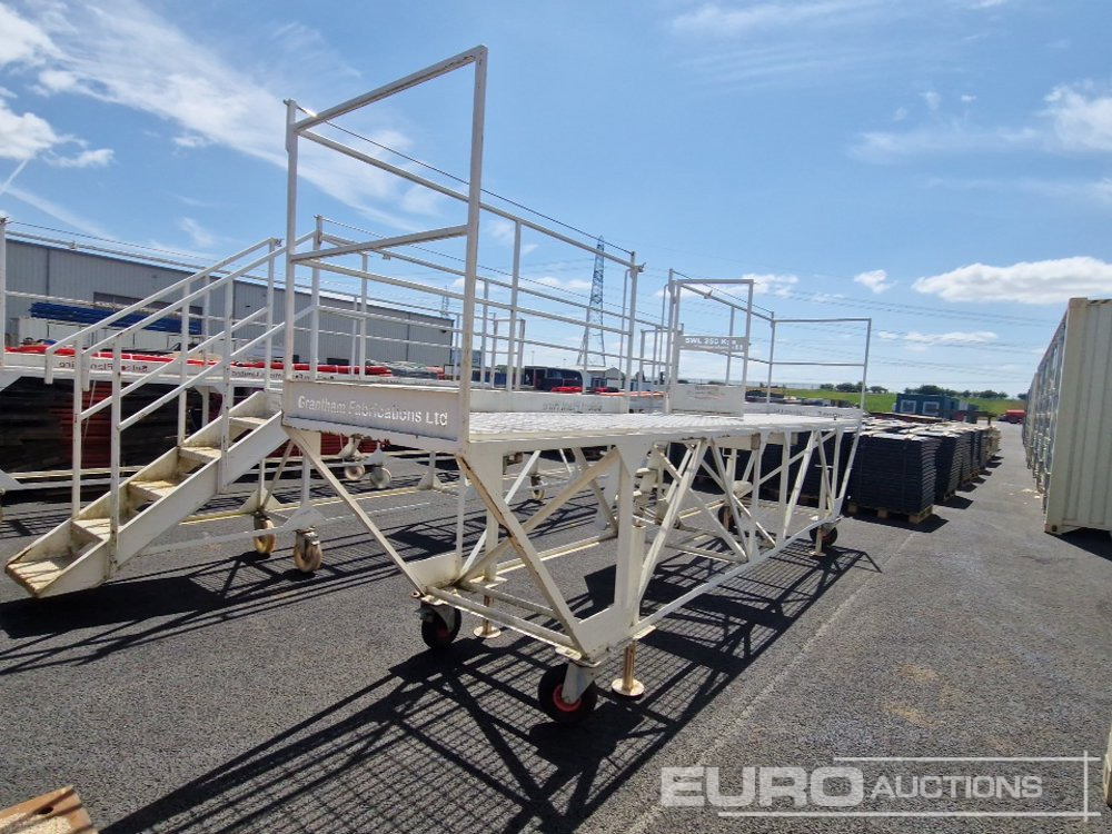 Grantham Fabrications 20' Wheeled 5 Step Access Platform - Matériel de chantier: photos 4 Grantham Fabrications 20' Wheeled 5 Step Access Platform - Matériel de chantier: photos 4