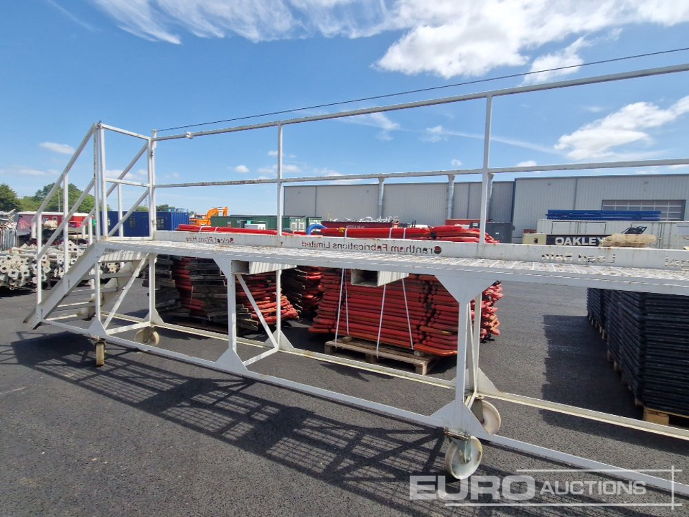 Grantham Fabrications 20' Wheeled 6 Step Access Platform - Matériel de chantier: photos 2 Grantham Fabrications 20' Wheeled 6 Step Access Platform - Matériel de chantier: photos 2