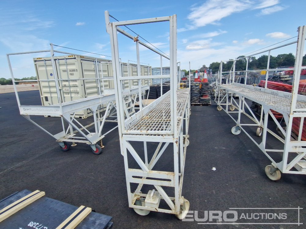 Grantham Fabrications 20' Wheeled 6 Step Access Platform - Matériel de chantier: photos 3 Grantham Fabrications 20' Wheeled 6 Step Access Platform - Matériel de chantier: photos 3
