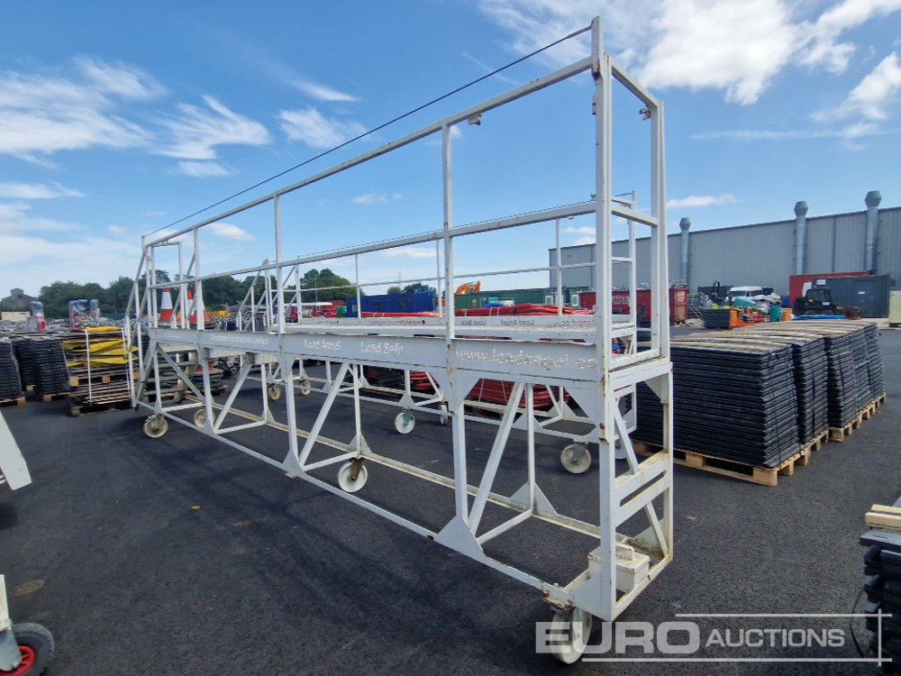 Grantham Fabrications 20' Wheeled 6 Step Access Platform - Matériel de chantier: photos 2 Grantham Fabrications 20' Wheeled 6 Step Access Platform - Matériel de chantier: photos 2