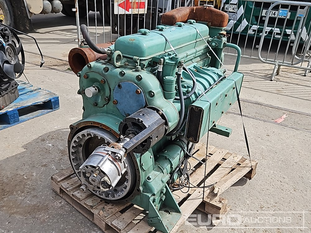 Gray Marine 6 Cylinder Engine - Moteur: photos 1 Gray Marine 6 Cylinder Engine - Moteur: photos 1
