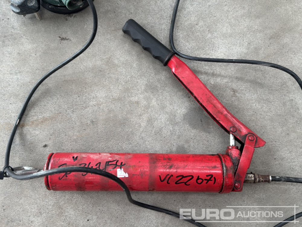 Grease Gun, Bosch PEX220A 240 Volt Palm Sander - Matériel de chantier: photos 2 Grease Gun, Bosch PEX220A 240 Volt Palm Sander - Matériel de chantier: photos 2