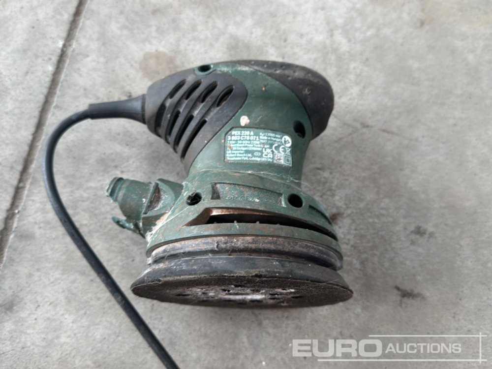 Grease Gun, Bosch PEX220A 240 Volt Palm Sander - Matériel de chantier: photos 5 Grease Gun, Bosch PEX220A 240 Volt Palm Sander - Matériel de chantier: photos 5
