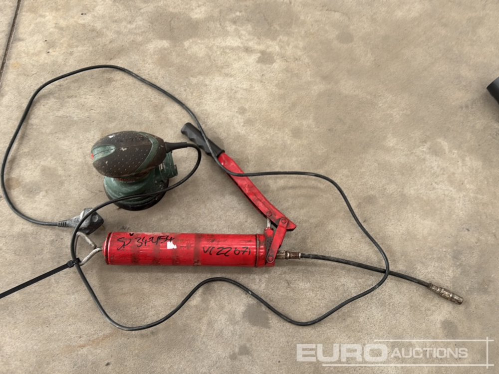 Grease Gun, Bosch PEX220A 240 Volt Palm Sander - Matériel de chantier: photos 1 Grease Gun, Bosch PEX220A 240 Volt Palm Sander - Matériel de chantier: photos 1