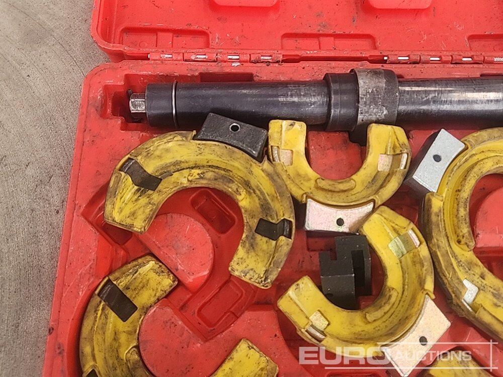 Heavy Duty Interchangable Eyokes to suit Spring Compressor - Équipement de garage: photos 5 Heavy Duty Interchangable Eyokes to suit Spring Compressor - Équipement de garage: photos 5