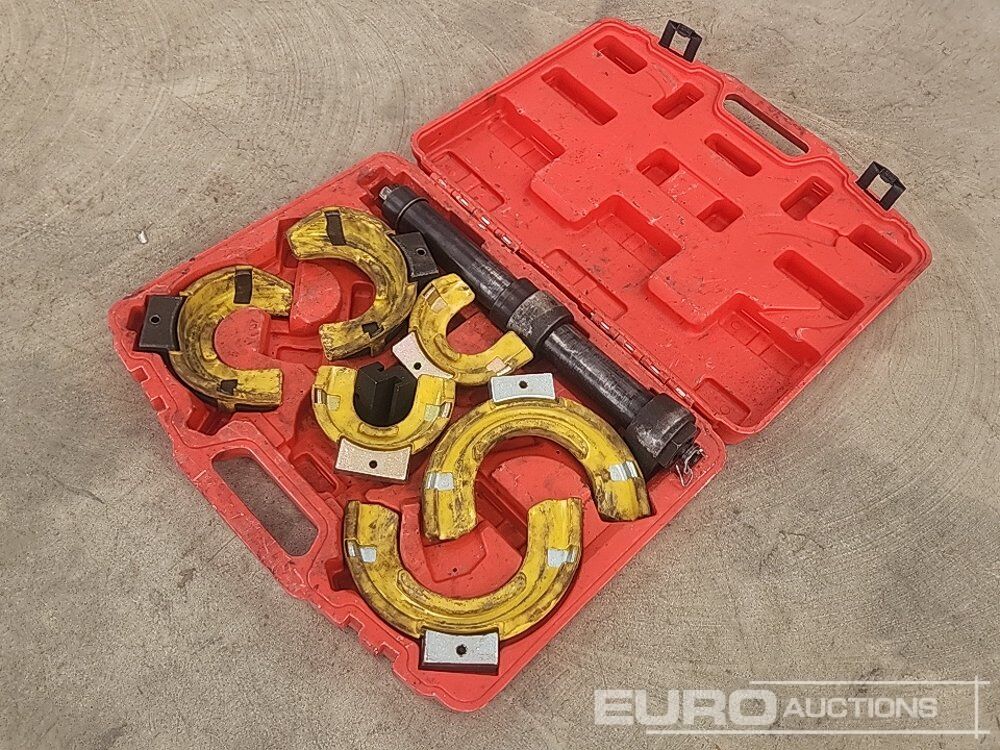 Heavy Duty Interchangable Eyokes to suit Spring Compressor - Équipement de garage: photos 1 Heavy Duty Interchangable Eyokes to suit Spring Compressor - Équipement de garage: photos 1