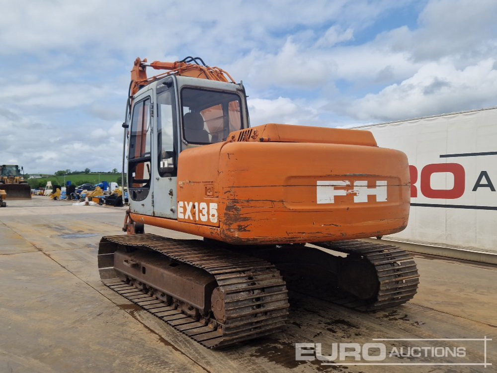 Hitachi EX135 - Pelle sur chenille: photos 3 Hitachi EX135 - Pelle sur chenille: photos 3