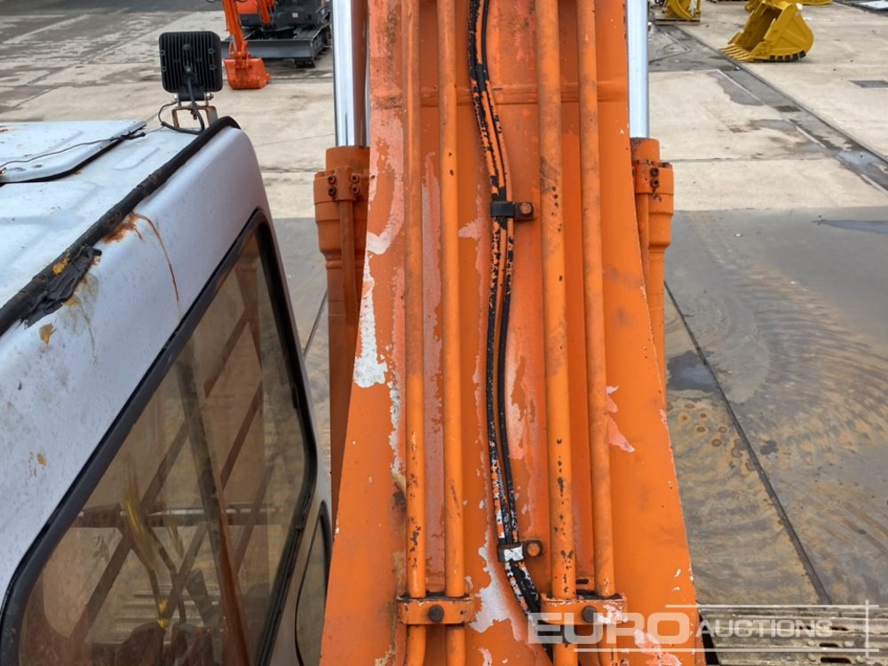 Pelle sur chenille Hitachi EX200: photos 26