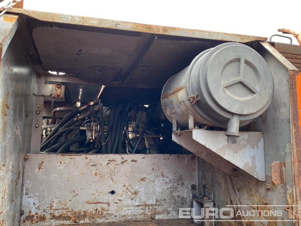 Pelle sur chenille Hitachi EX200: photos 32