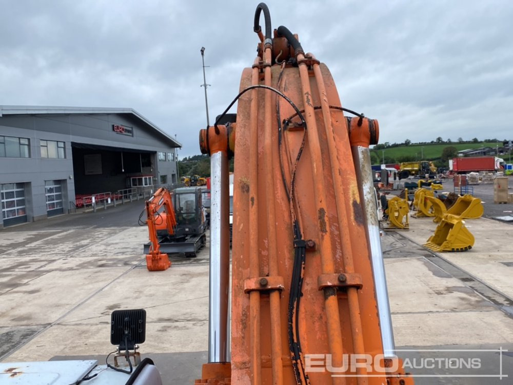 Pelle sur chenille Hitachi EX200: photos 27