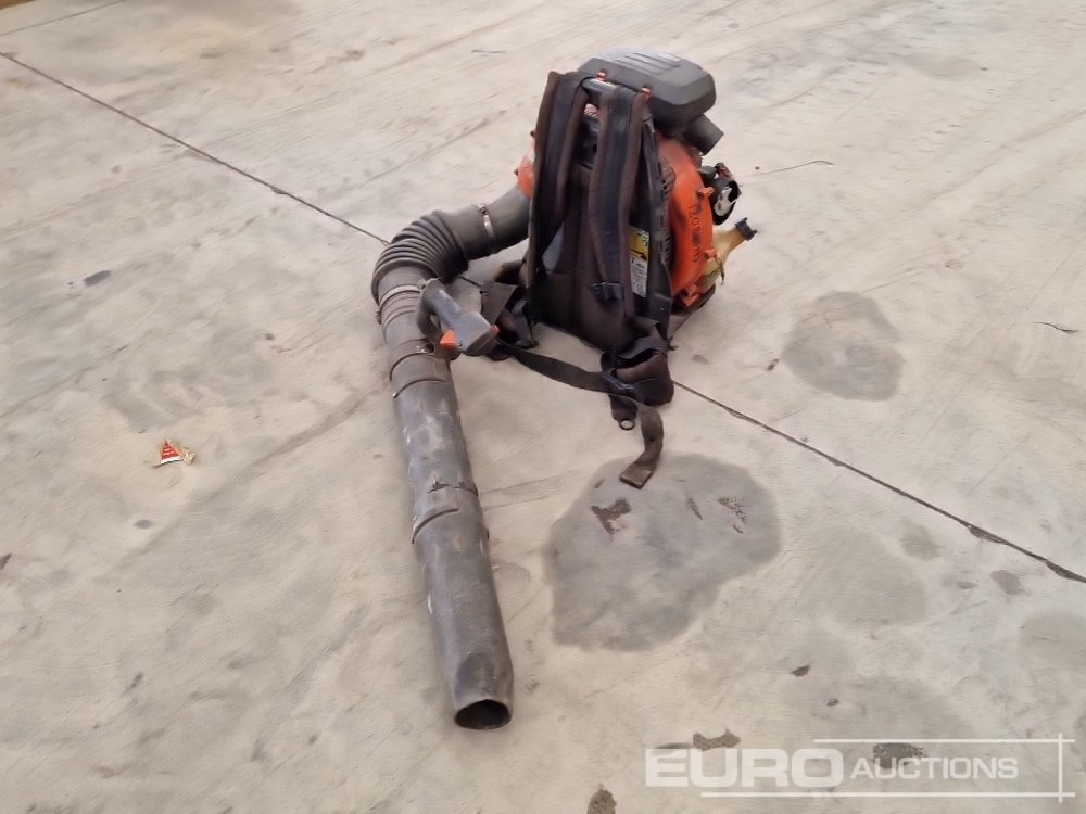 Husqvarna 870BTS Petrol Back Pack Blower (Spares) - Matériel de chantier: photos 1 Husqvarna 870BTS Petrol Back Pack Blower (Spares) - Matériel de chantier: photos 1