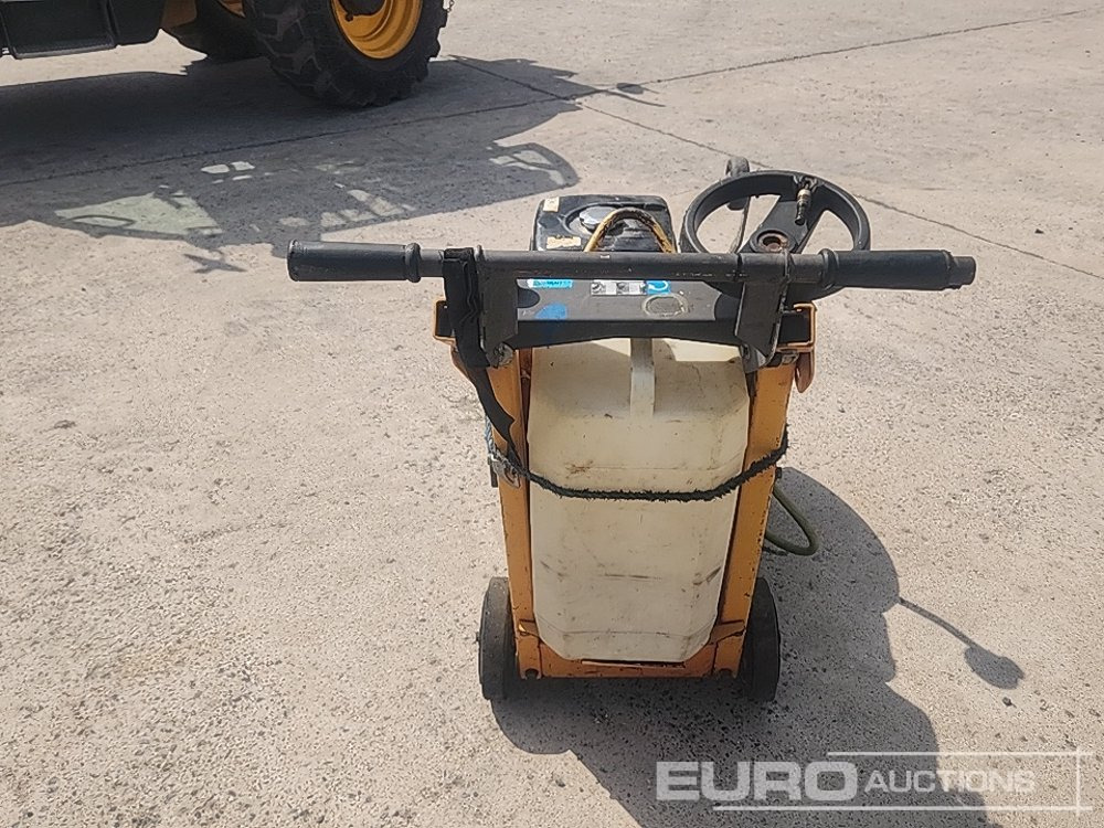 Husqvarna FS400LV - Travaux routiers: photos 3 Husqvarna FS400LV - Travaux routiers: photos 3