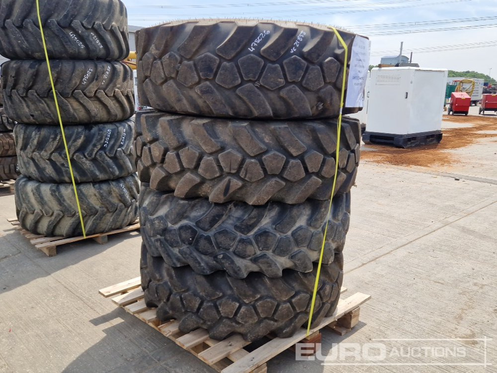 JCB 15.5-25 L-2 Tyre (4 of) - Pneu: photos 1 JCB 15.5-25 L-2 Tyre (4 of) - Pneu: photos 1