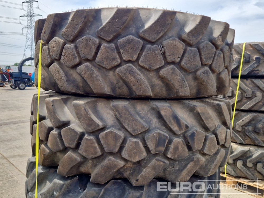 JCB 15.5-25 L-2 Tyre (4 of) - Pneu: photos 5 JCB 15.5-25 L-2 Tyre (4 of) - Pneu: photos 5